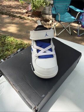 Jordan Kids White and Blue Velcro Sneaker